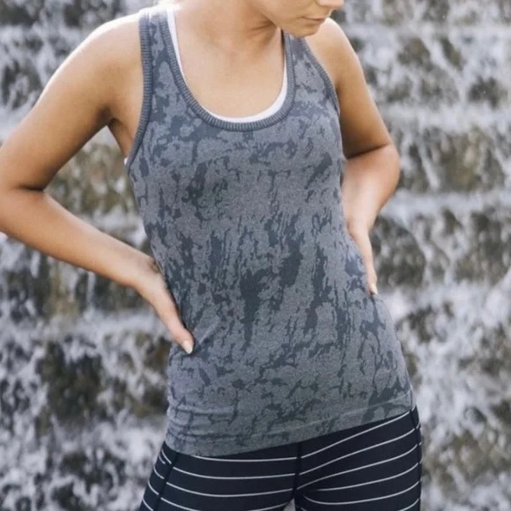 Zyia Active Seamless Racerback Athletic Tank Top: Grey Splash Camo large